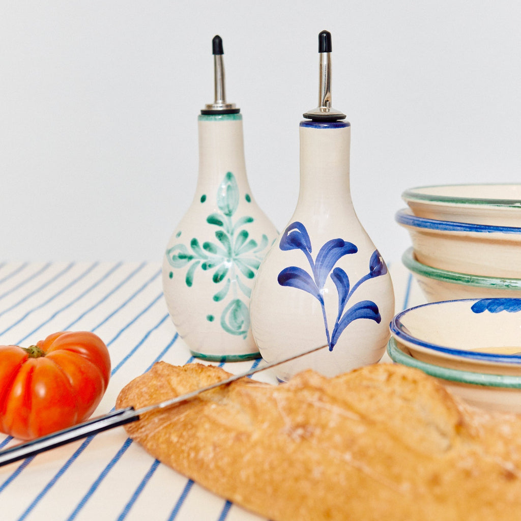 Blaue Granaíno-Keramikölkanne