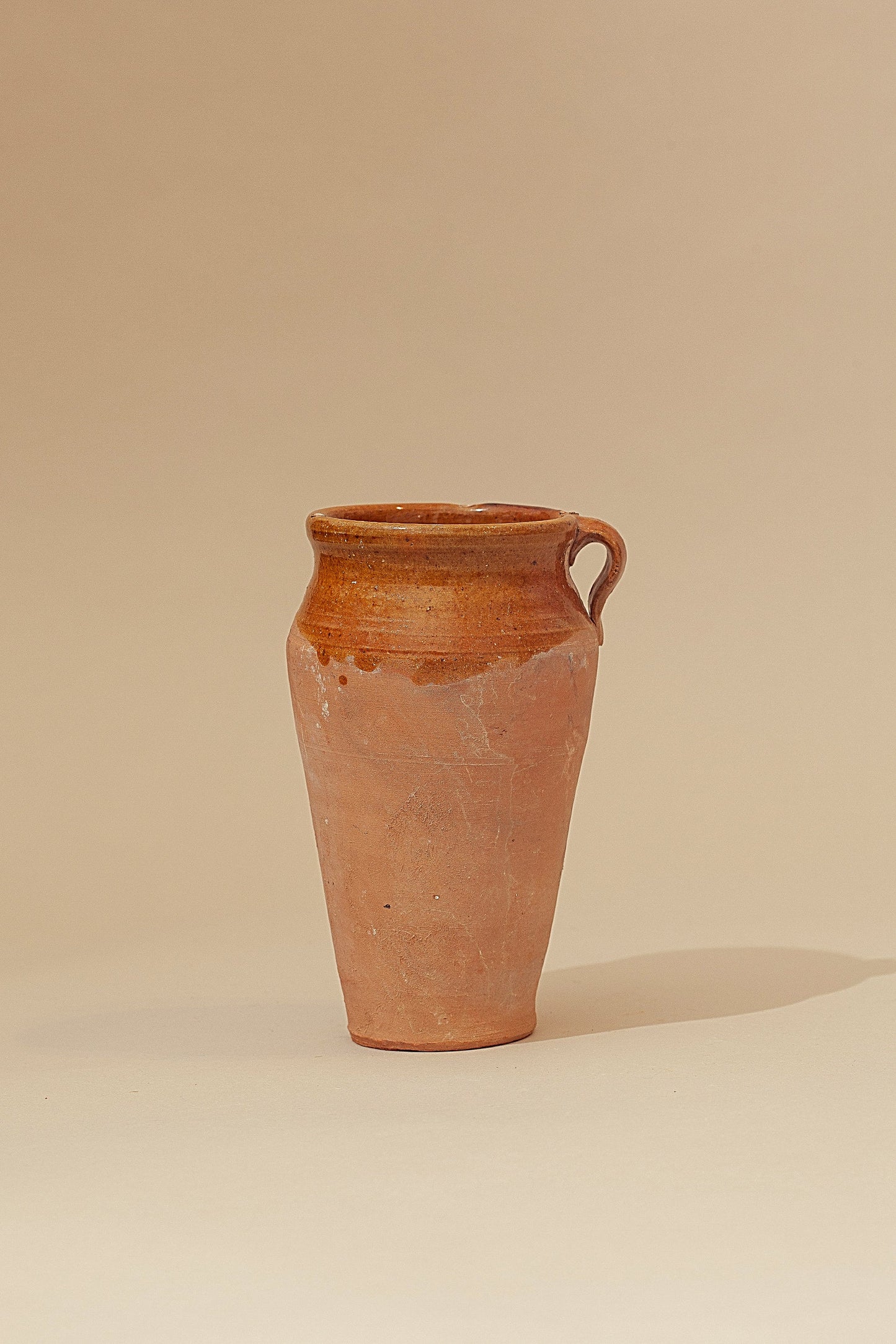 Jarrón de barro asa