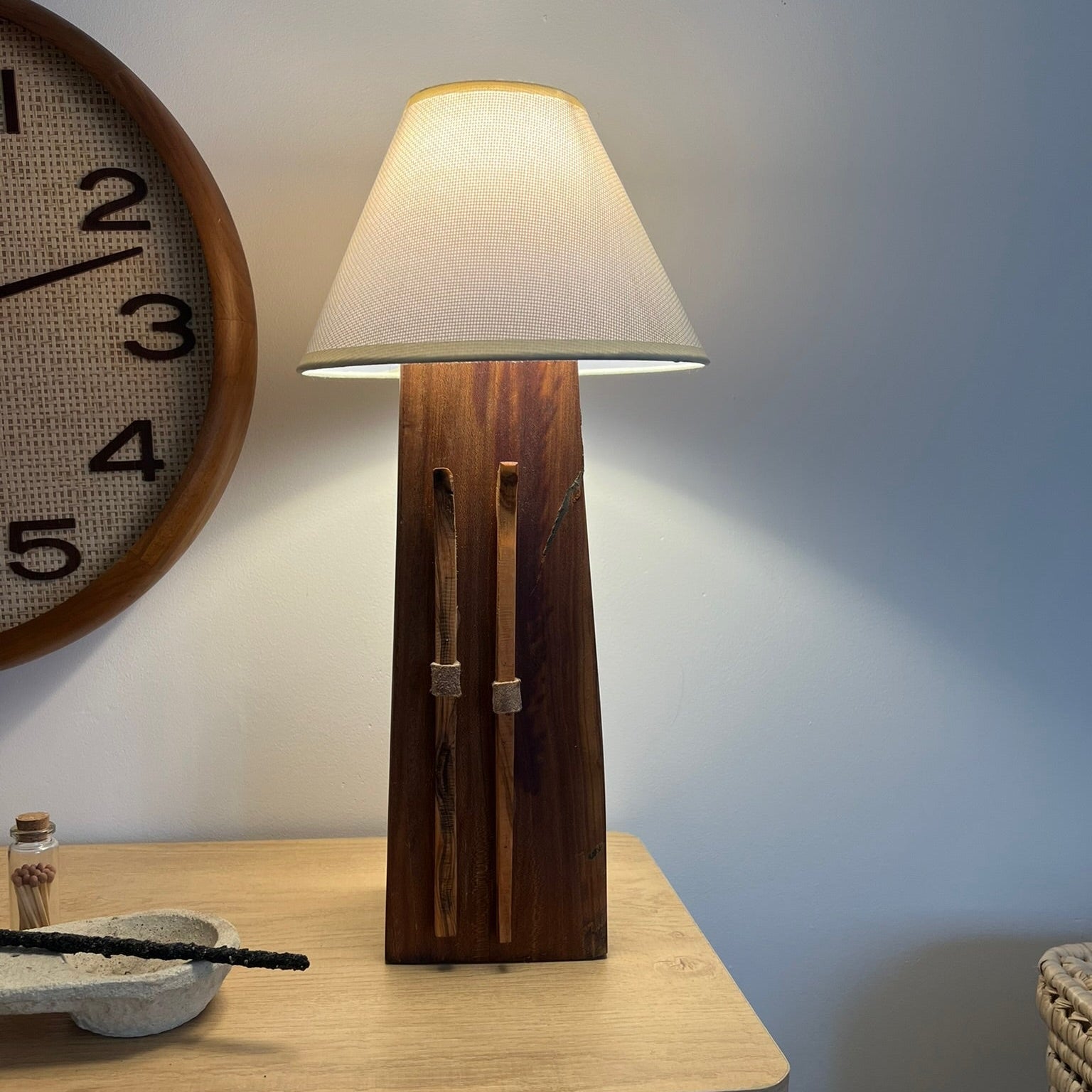 Lámpara de madera - ALMENDRO