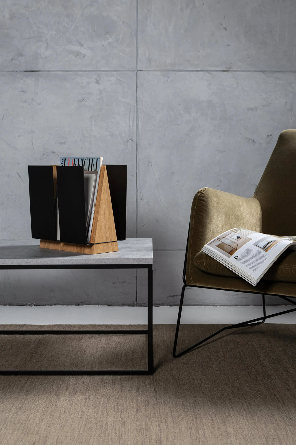 Présentoir à magazines sur pied - FAENZA